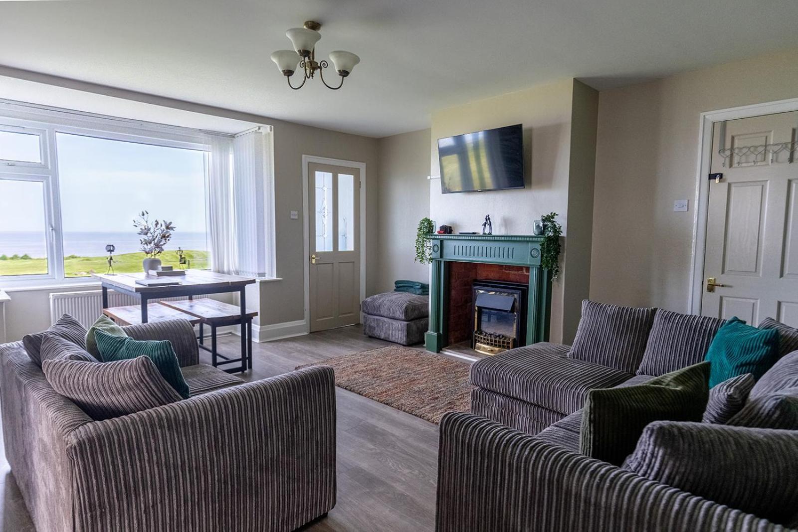 Beachfront Apartment - Ground Floor Apartment With Sea Views, Next To The Beach, Bridlington, North Yorkshire Bessingby Bagian luar foto